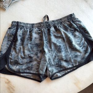 Under Armour Women's Gray tie dye Shorts